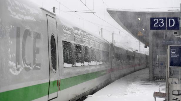 Corona: Deutsche Bahn stellt Fernverkehr nach Tirol ein