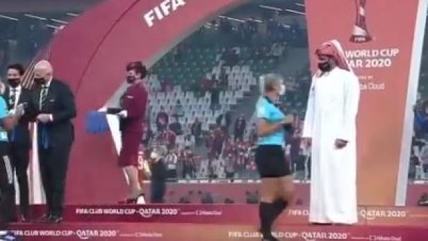 Eklat in Katar: Scheich verweigerte Schiedsrichterinnen Handschlag