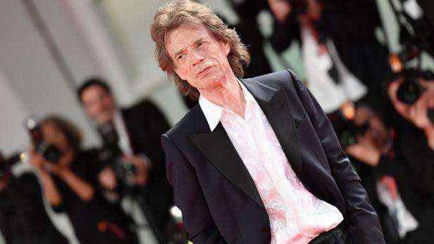 "Rolling Stones" in Wien: Mick Jagger gönnt sich Dosenbier beim Würstelstand