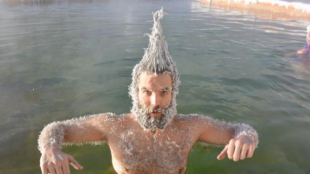 Würden Sie für diese Frisur bei minus 40 Grad baden gehen?