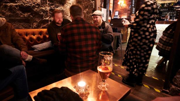 Island sperrt auf: Endlich wieder auf ein Bier