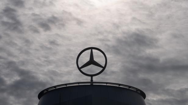 Daimler zuversichtlich für Lkw-Sparte, Quartalsgewinn gestiegen