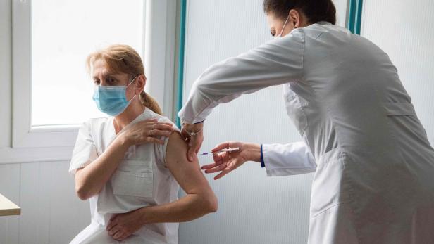 MACEDONIA-HEALTH-VIRUS-VACCINE Corona: Wissenschafter drängen auf Verschiebung der zweiten Impfdosis