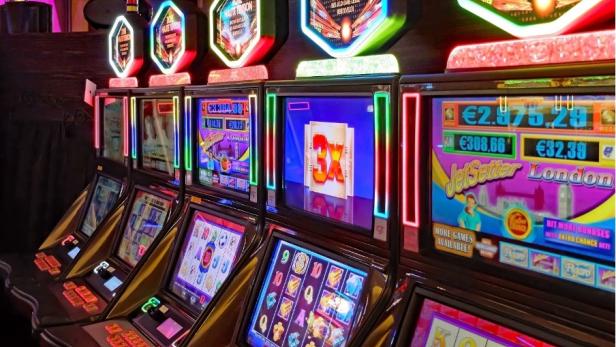 Können Sie die Quoten beim Spielen von Spielautomaten zu Ihren Gunsten verändern oder basiert alles auf Glück?