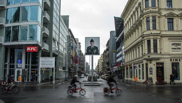 Berlin: Bei Checkpoint Charlie angeschossener Mann gestorben