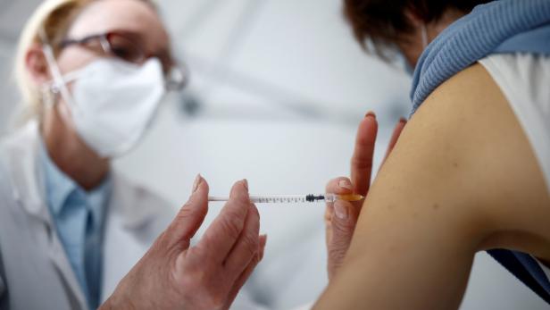 Warum der Impfeffekt vorerst ausbleibt