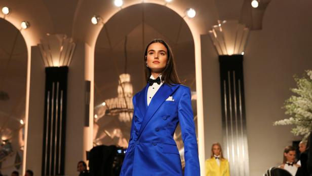 Ein Model in Ralph Lauren bei der Fashion Week 2019