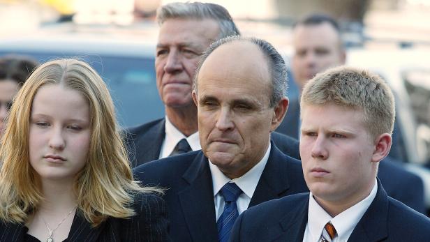 Dates mit Paaren: Rudy Giulianis Tochter outet sich als polyamourös
