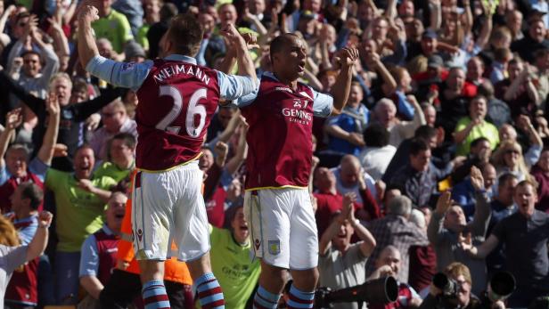 Aston Villa&#039;s Gabriel Agbonlahor (R) celebrates after scoring his second goal against Norwich City with teammate Andreas Weimann during their English Premier League soccer match at Carrow Road in Norwich May 4, 2013. REUTERS/Andrew Winning (BRITAIN - Tags: SPORT SOCCER) NO USE WITH UNAUTHORIZED AUDIO, VIDEO, DATA, FIXTURE LISTS, CLUB/LEAGUE LOGOS OR &quot;LIVE&quot; SERVICES. ONLINE IN-MATCH USE LIMITED TO 45 IMAGES, NO VIDEO EMULATION. NO USE IN BETTING, GAMES OR SINGLE CLUB/LEAGUE/PLAYER PUBLICATIONS. FOR EDITORIAL USE ONLY. NOT FOR SALE FOR MARKETING OR ADVERTISING CAMPAIGNS