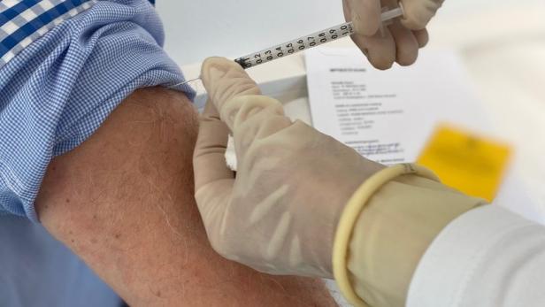 Ärzte wollen sich die Impfnadel nicht wegnehmen lassen