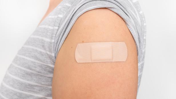 Wieso die Corona-Impfung indirekt vor Thrombosen schützen kann