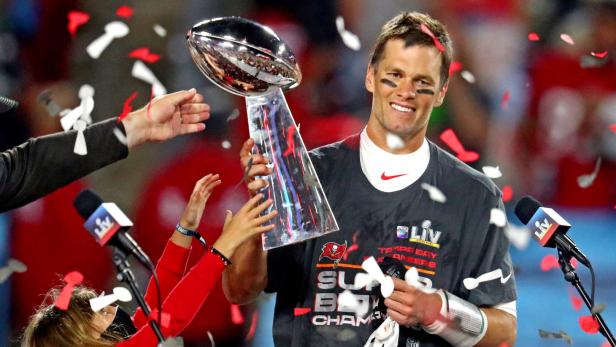 Football-Star Tom Brady wird auch mit 45 Jahren noch spielen