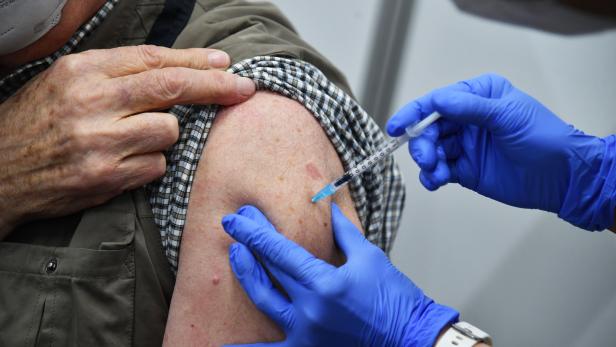 Vier Monate Impfverzögerung kosten 7 Milliarden Euro