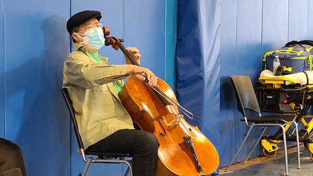 Corona-Impfungen: Cellist Yo-Yo Ma feiert zweite Impfung mit Konzert