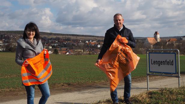 Umweltgemeinderätin Sabrina Sax und der Obmann-Stellvertreter, Andreas Schuster, vom Verein Aktives Lengenfeld, laden zum Frühjahrsputz ein.