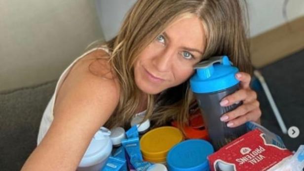 Nachgefragt: Was Anistons Kollagen-Drinks wirklich bringen