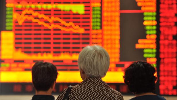 Chinas Börsen fallen um mehr als acht Prozent