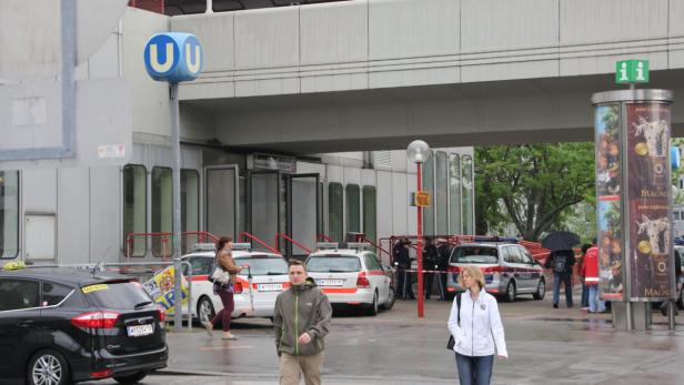 Bombenalarm vor der UNO-City in U-Bahnstation Kaisermühlen