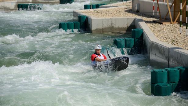 Ein Boot wird kommen – und viele andere auch: Gerhard Schmid in seinem Wildwasser-Metier.