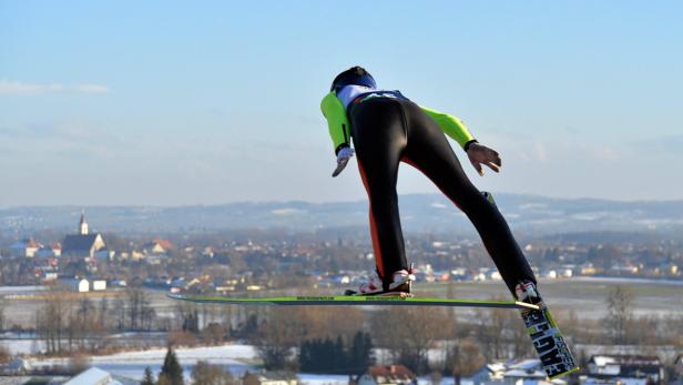 Daniela Iraschko-Stolz segelte in Hinzenbach auf Platz zwei.