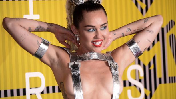 USA MTV VIDEO MUSIC AWARDS 2015
