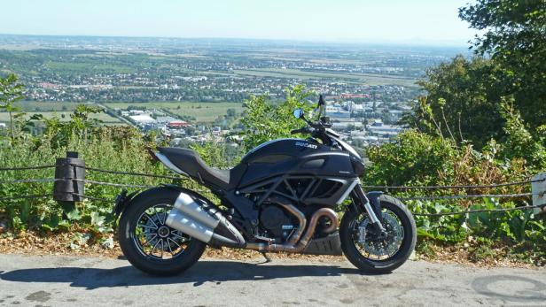 Ducati Diavel: Volles Rohr durch den Wienerwald