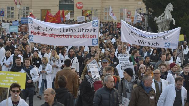Protestkundgebung der Wiener Spitalsärzte gegen das neue Arbeitszeitgesetz. Wien, 23.03.2015