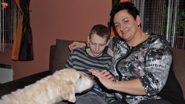Petra Hameseder bekommt für ihren Sohn Leon keinen Mobilitätszuschuss ausbezahlt. Das Geld könnte die allein erziehende Mutter gut brauchen
