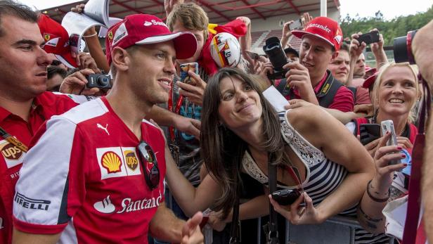 Roter Publikumsliebling: Bereits nach neun Monaten bei Ferrari wird Sebastian Vettel verehrt.