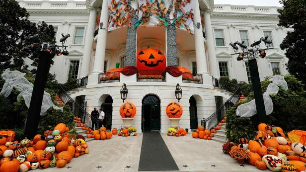 Auch wenn man der US-Präsident ist: Am sehr populären Halloween-Fest kommt man in den USA einfach nicht vorbei.