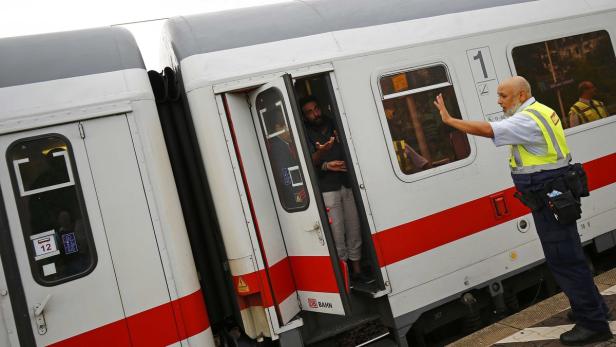 Derzeit beschäftigt die Deutsche Bahn 3.700 Sicherheitskräfte.