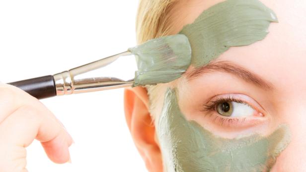 Wie entfernen Sie Ihre Gesichtsmaske?