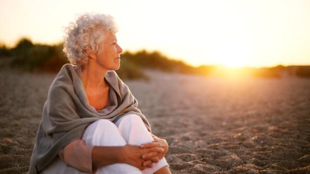 Eine Studie legt einen Zusammenhang zwischen Menopause und dem Altern nahe.