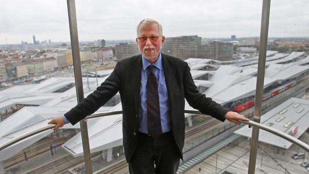 Seit mehr als sieben Jahren ist Karl Hartig Herr über den Bau des Hauptbahnhofes.