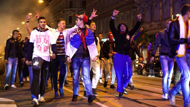 Serbische und albanische Fußballfans verursachten auf der Ottakringer Straße vor zwei Wochen einen Polizeigroßeinsatz. Im Alltag sei von Rivalitäten aber nichts zu bemerken, erzählen Anrainer unisono.