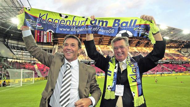 „Österreichs schönstes Stadion“ – beflügelt von der EURO 2008 sprachen sich Jörg Haider und Bürgermeister Harald Scheucher gegen den Rückbau der EM-Arena aus
