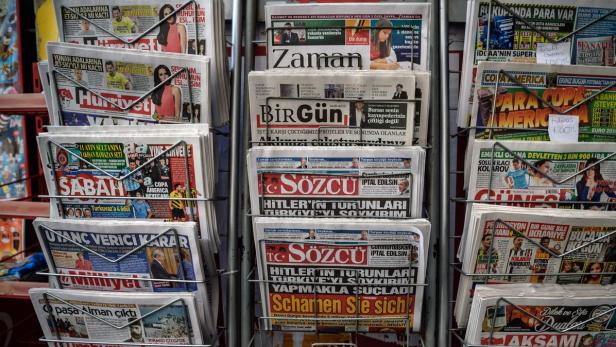 Erdogan schränkt die Medienvielfalt massiv ein.