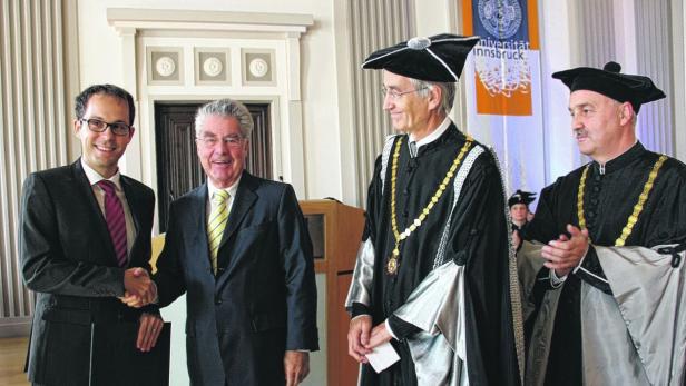 (v.l.) Mathias Moosbrugger, Bundespräsident Heinz Fischer, Rektor Tilmann Märk und Wolfgang Palaver, Dekan der Katholisch-Theologischen Fakultät.