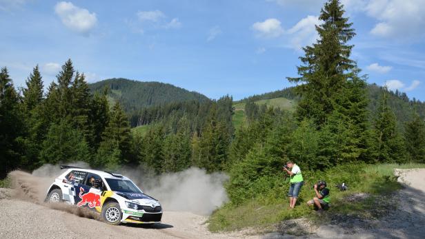 Baumschlager gewinnt die Schneebergland-Rallye