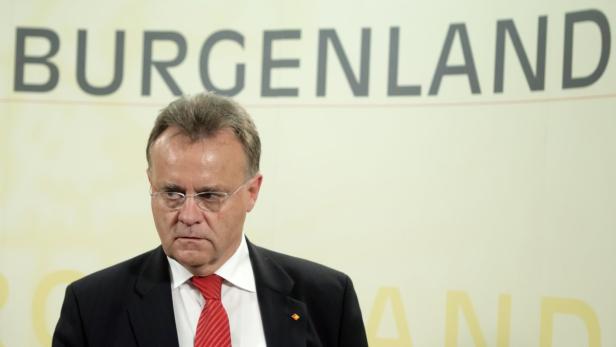 Burgenland province governor and top candidate of the Social Democratic Party (SPOe) Hans Niessl prepares for a television discussion after province elections in Eisenstadt May 30, 2010. REUTERS/Heinz-Peter Bader (AUSTRIA - Tags: POLITICS ELECTIONS)