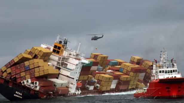 Havarierter Frachter: Katastrophe steht bevor