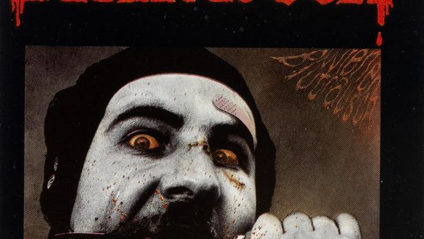 Das Cover des Films „Wiener Blutrausch“ zeigt einen Mann mit einem Messer im Mund.