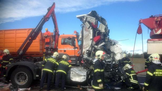 Bei schweren Lkw-Unfällen kommt es zu massiven Zerstörungen.