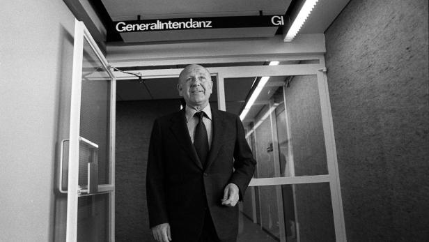 &quot;Der ORF ist mein Kind. Von den Häusern über die Maschinen bis zu sehr vielen Menschen stammen alle von mir. Sogar der Name ist von mir. Mit dem ORF geht es mir wie mit einem Kind, das seine Talente verloren hat.&quot; Bacher über seine Lebensliebe und -leidenschaft ORF.