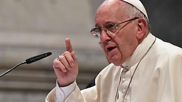 Papst: "Islam nicht mit Gewalt gleichsetzen"