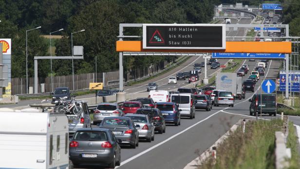 Stau auf der A10 Hallein bis Kuchl.