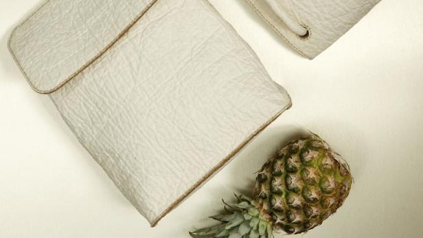 Eine spanische Designerin hat Leder aus den Fasern von Ananasblättern entwickelt.