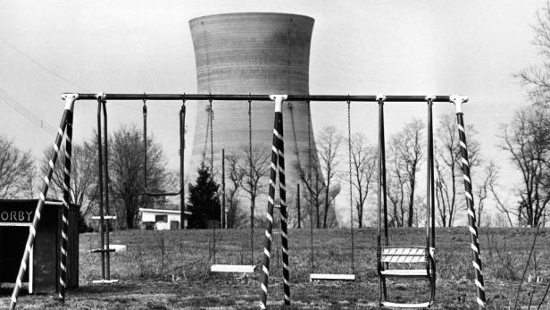 Am 28. März 1979 führt im Atomkraftwerk Three-Mile-Island im US-Staat Pennsylvania eine Serie von technischen Fehlern und menschlichem Versagen zu einer teilweisen Kernschmelze.