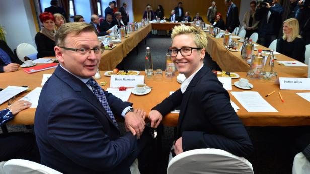 Bodo Ramelow mit der „Linke“-Chefin Thüringens, Susanne Hennig-Wellsow, dürfte dank SPD und Grünen Landeschef werden.