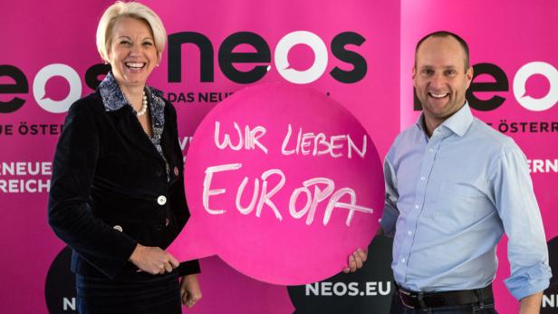 Neos-Chef Matthias Strolz und die Siegerin der ersten Vorwahlen, Angelika Mlinar. Die Neos wollen sich auf EU-Ebene der liberalen ALDE-Fraktion anschließen.